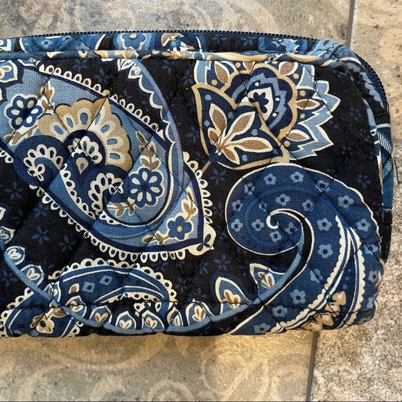 Vera Bradley | vintage navy paisley patterned wristlet - Picture 2 of 7